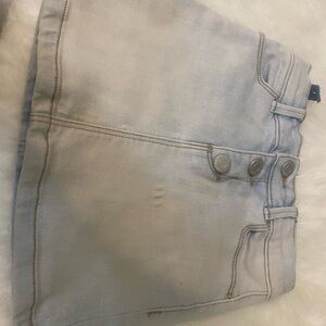 OLD NAVY KIDS DENIM SHIRT SIZE 4t  BACK AND FRONT POCKETS  1SNAP BUTTON